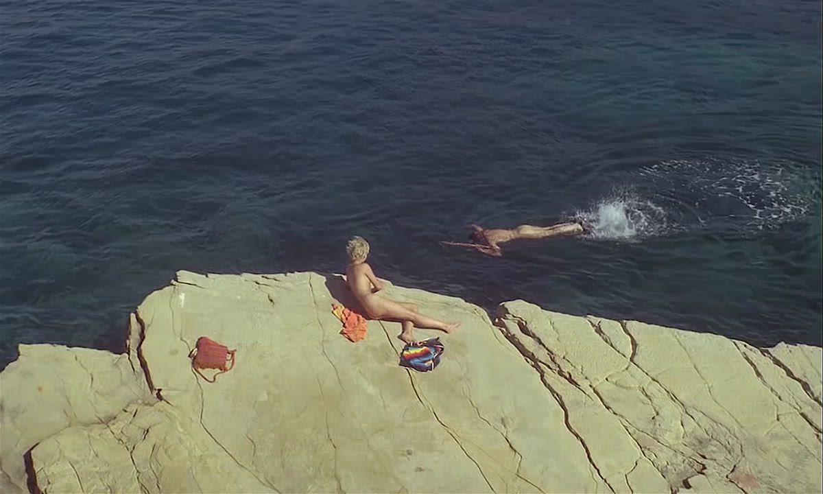 Swimming and 420 in Ibiza (Mimsy Farmer - More (DE-FR1969))