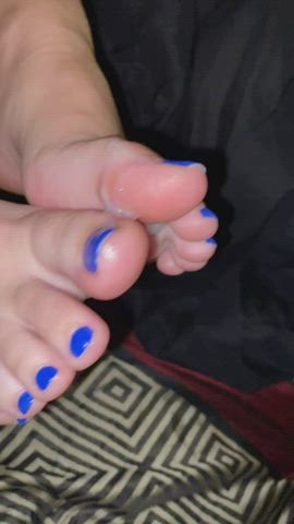 candid cum cumshot feet foot fetish footjob toes white girl gif