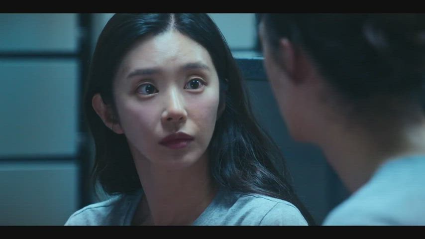 Lee Joo Bin making out in Money Heist Part 2 Ep4