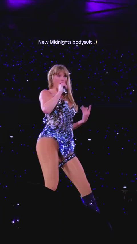 celebrity taylor swift thighs gif