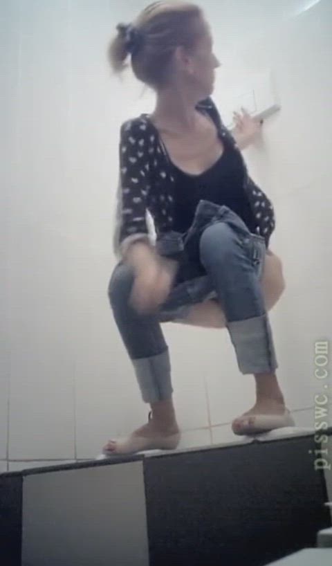 messy pissing toilet gif