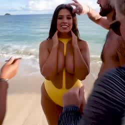 Ashley Graham Babes Celebrity Cleavage Pornstar Thick Tits gif