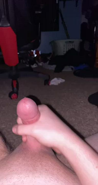 I might not have a super big dick but i can tell you i cum a lot ☺️