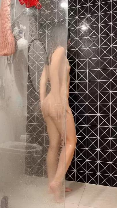 Would you join me in the shower?💦