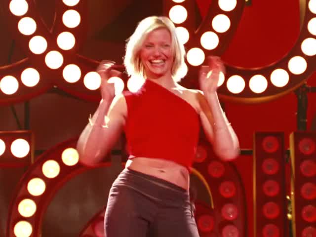 Charlies Angels - Cameron Diaz club dancing