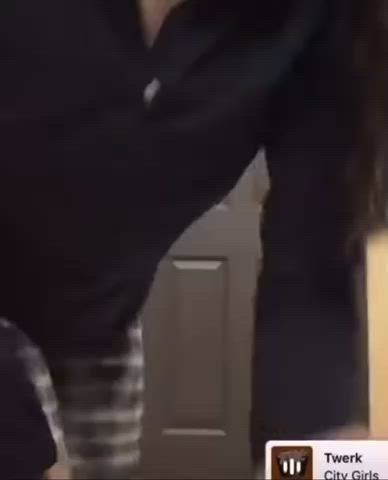 Big Ass Latina Twerking gif