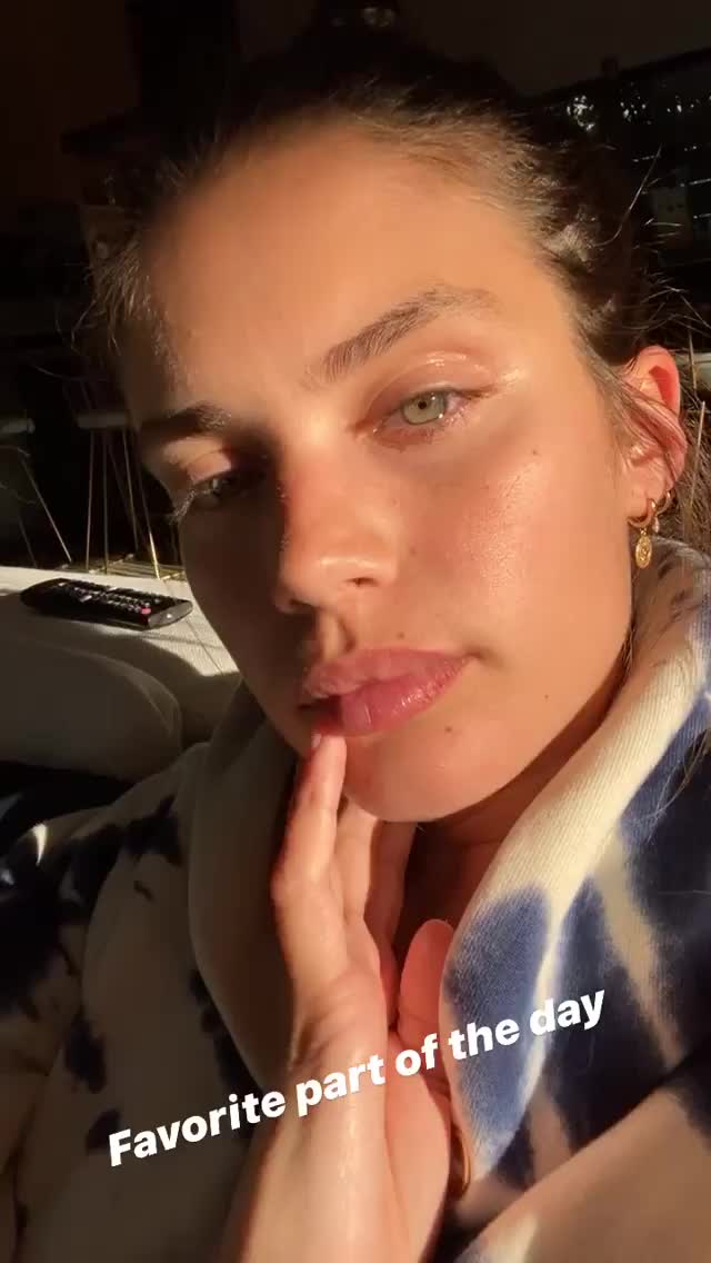 Sara Sampaio gif