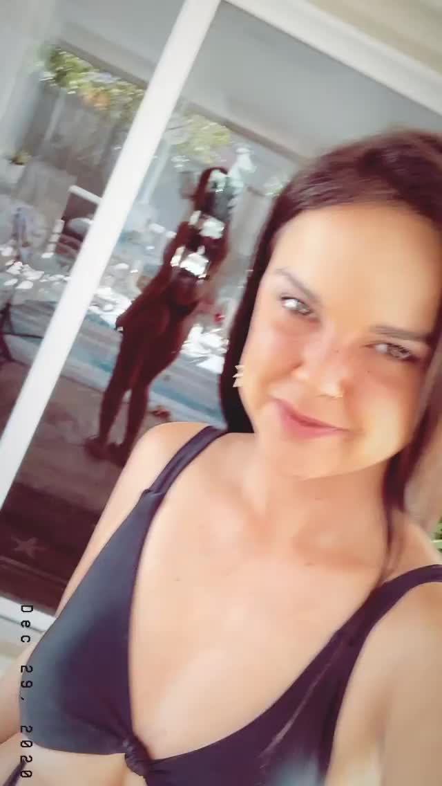 Dillion Harper looking fine