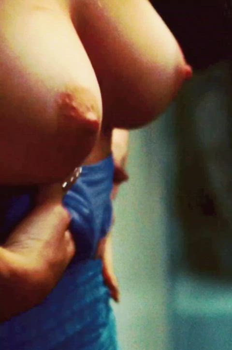 big tits celebrity sydney sweeney tits gif