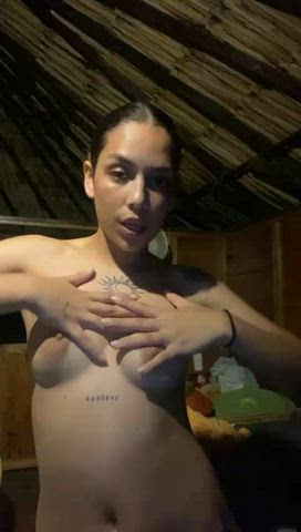 DO U LIKE MY TITS???