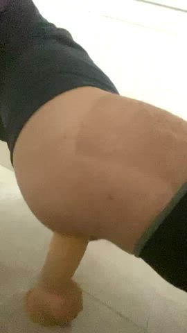 Love having a fat ass to fuck myself