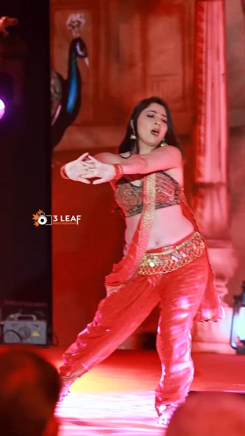 dance dancer dancing desi hindi indian saree gif