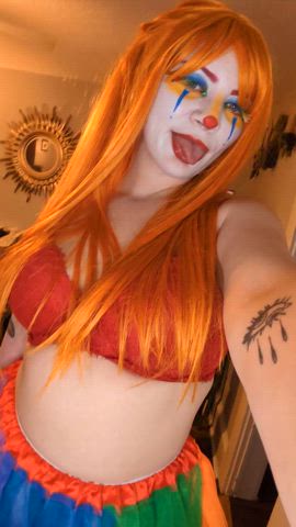 Come on. Get hard for the alt clowngirl. 