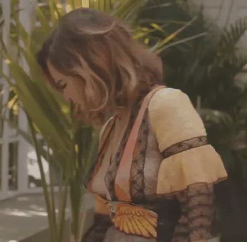 celebrity emilia clarke tits celebs gif