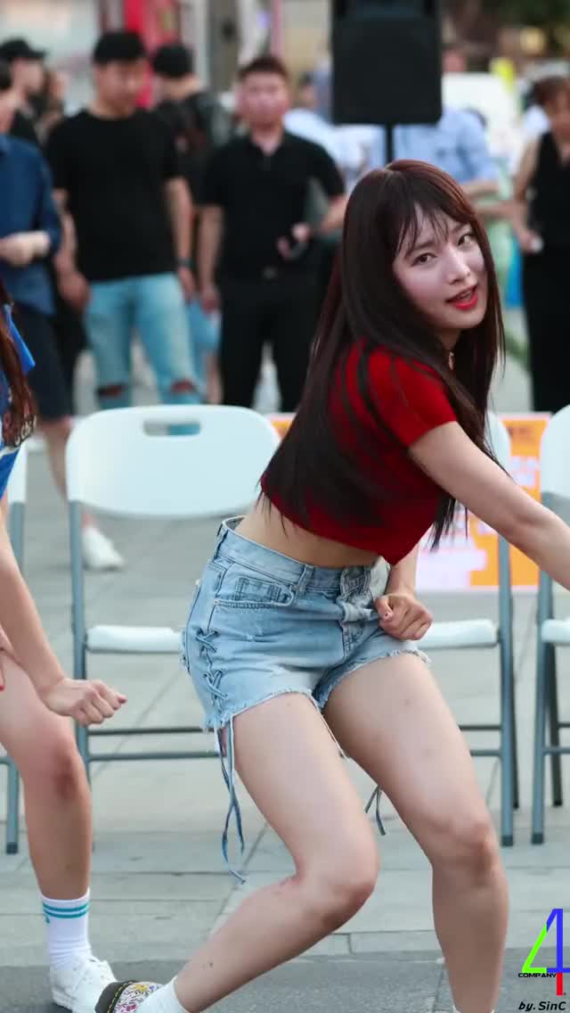 180811 saebom spread wide