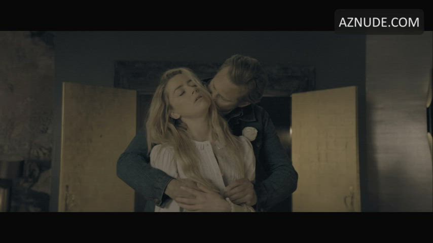 amber heard celebrity passionate gif