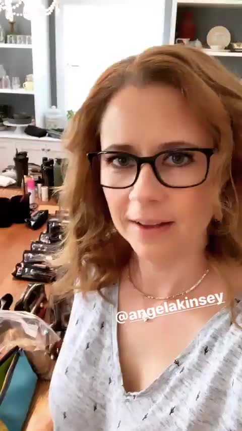 Jenna Fischer and Angela Kinsey prepare their "secret project"