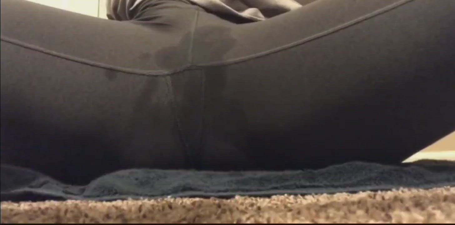 Leggings Pussy Squirting gif