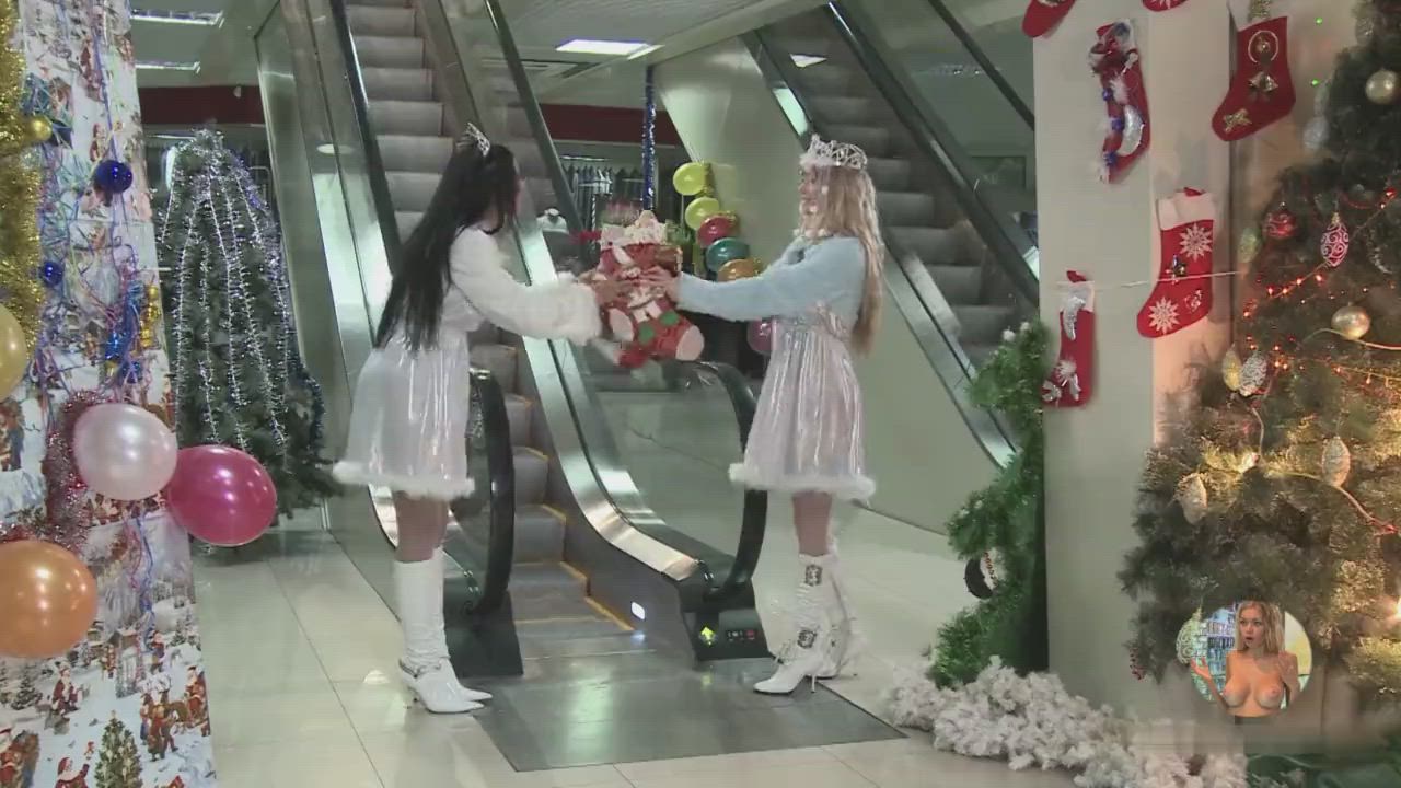 Alina Buryachenko - Escalator prank