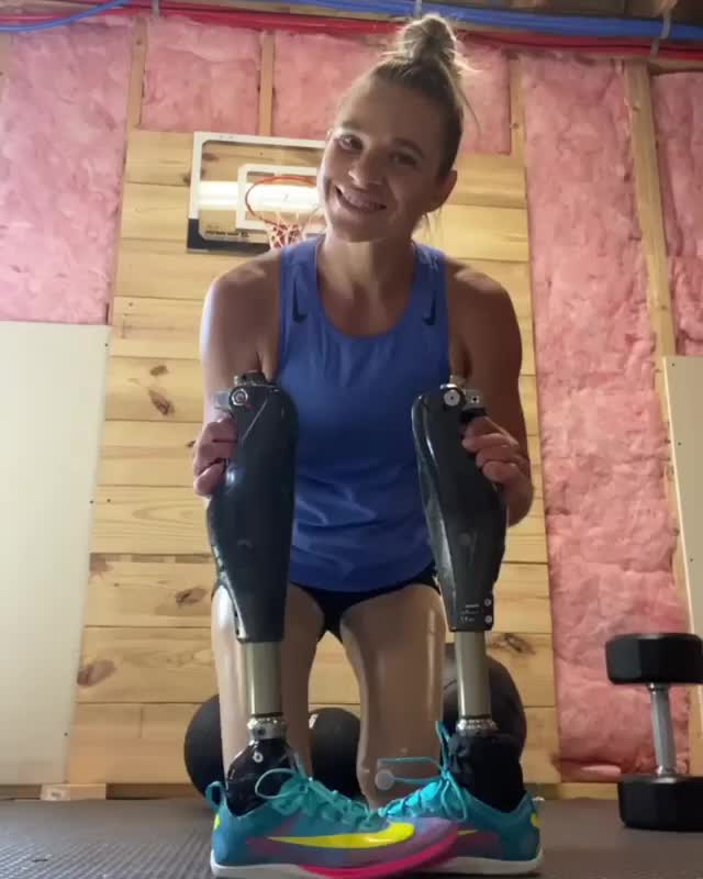 A Paralympian's "Leg Day" (@oksanamasters)
