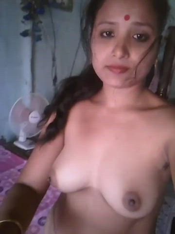 Desi village hot girl show nudity full video