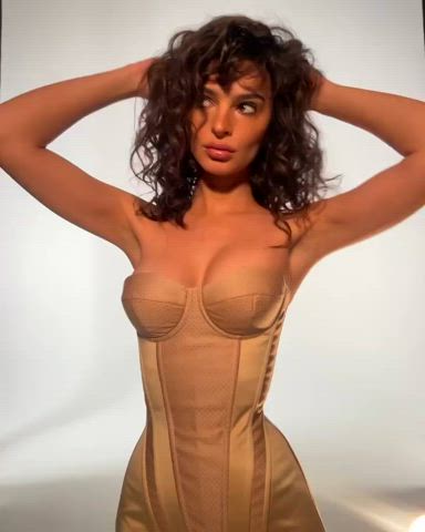 big tits brunette cleavage corset emily ratajkowski model natural tits gif