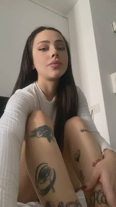 My soles are begging to be licked and worshipped from the bottom to the top 👅