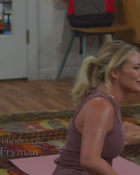 hilary duff yoga yoga pants gif