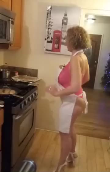 Kitchen twerk