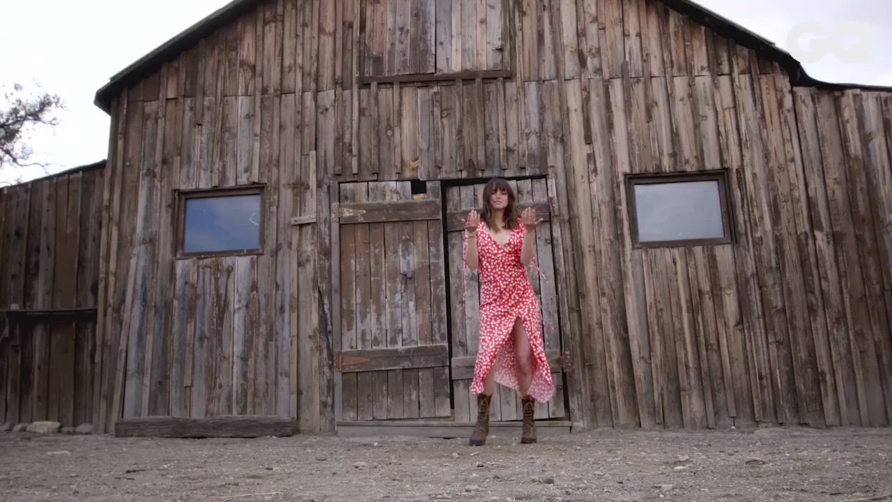 Ana de Armas being incredibly cute and sexy at the same time.