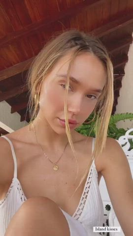 Alexis Ren Cute Model gif