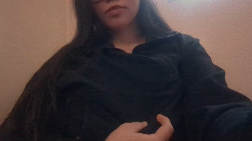 amateur boobs brunette natural tits solo tits gif