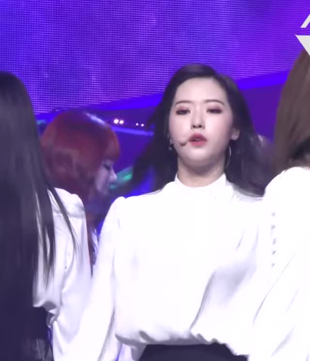 Olivia Hye-‘Butterfly’ (LOONA Olivia Hye FanCam)-3