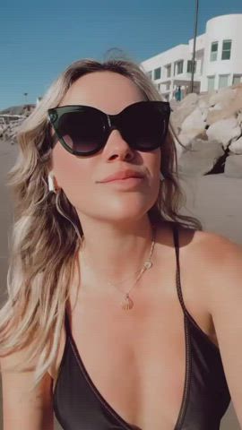 Cleavage Natural Tits Swimsuit gif