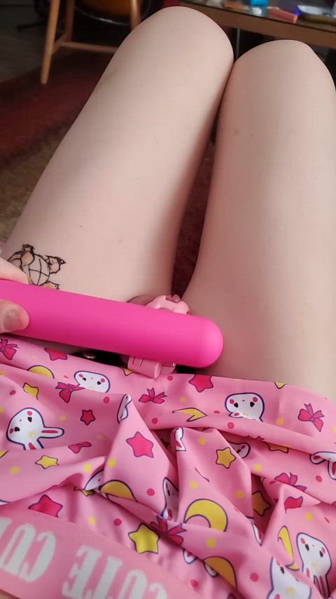 Couldnt Help But Tease My Clitty This Morning 💖 Being caged for this long is heavenly🔒