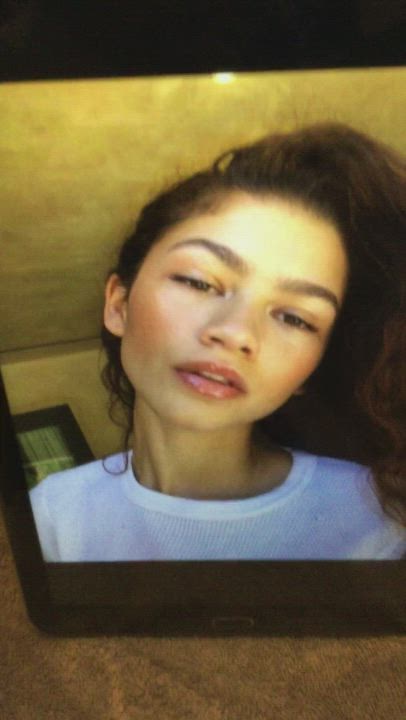 Zendaya Facial