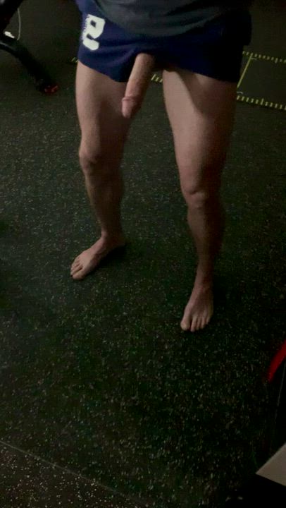 [m] Naughty calf raises