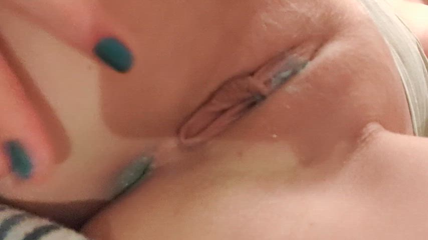 I just want to be entertaining for men so i put aome tooth paste on my clit, asshole