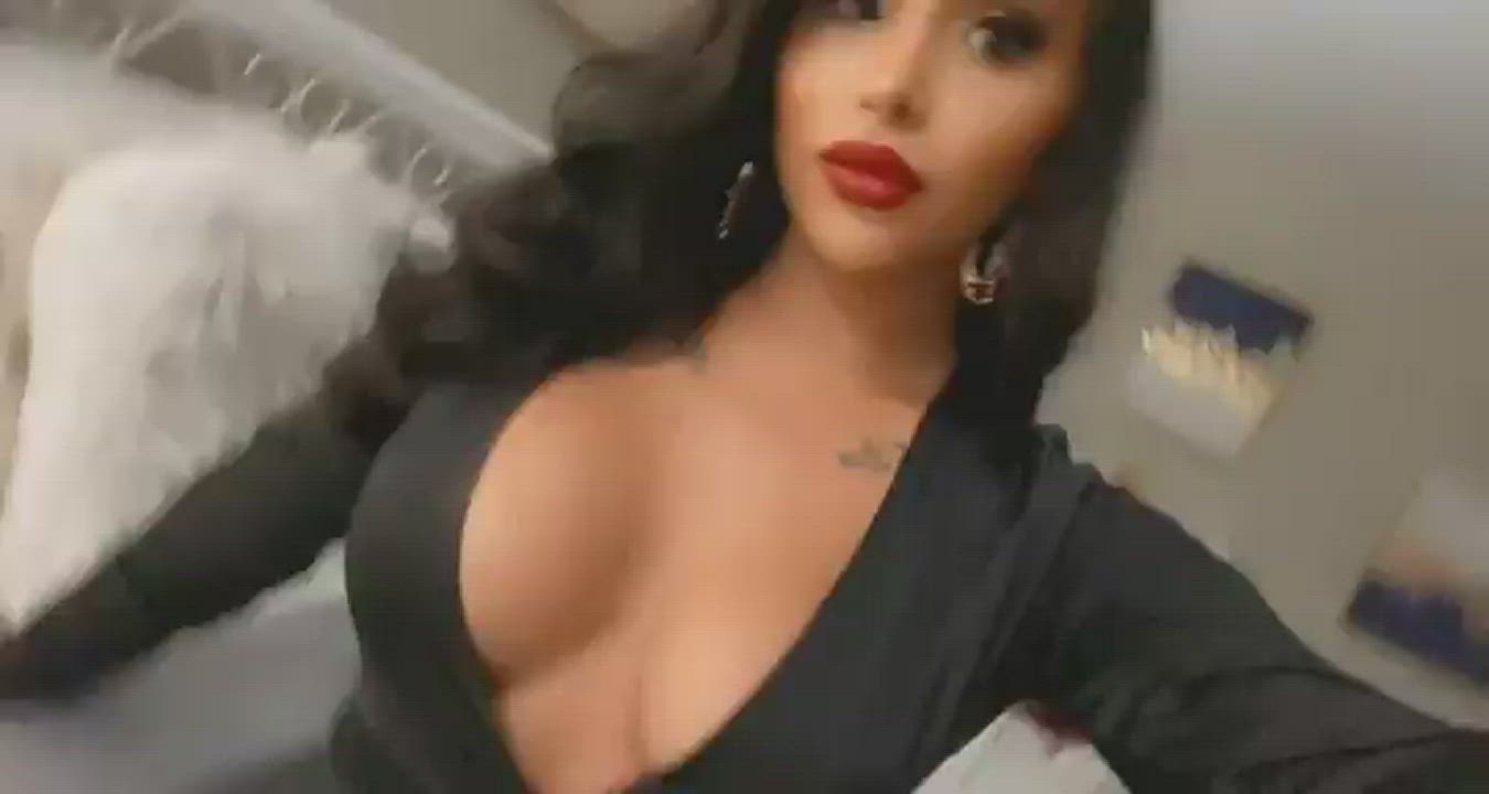 Cleavage Clothed Cute Latina Pretty Trans gif