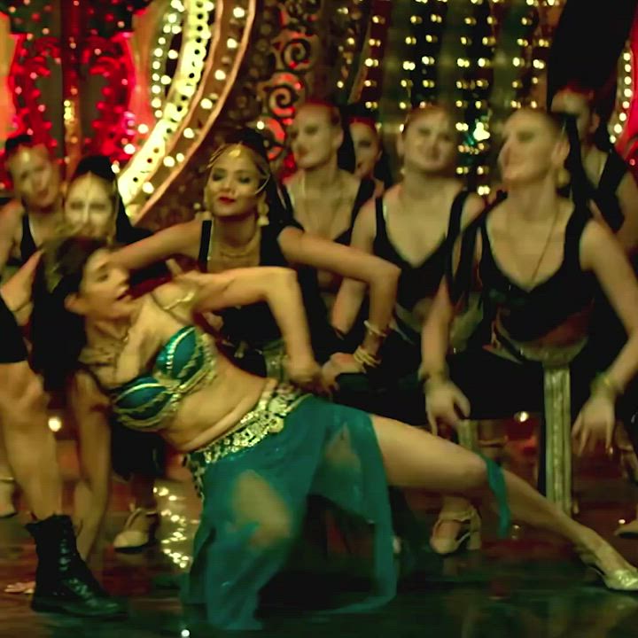 Body Bollywood Dancing Seduction Shaking gif
