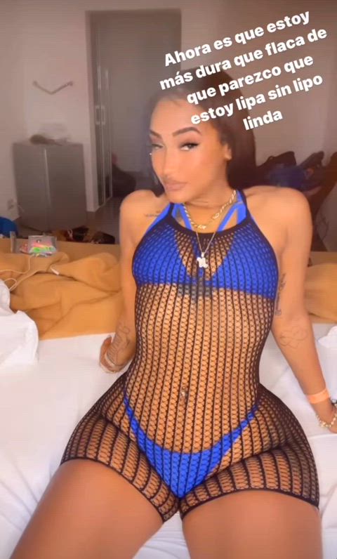 jiggle latina twerking gif