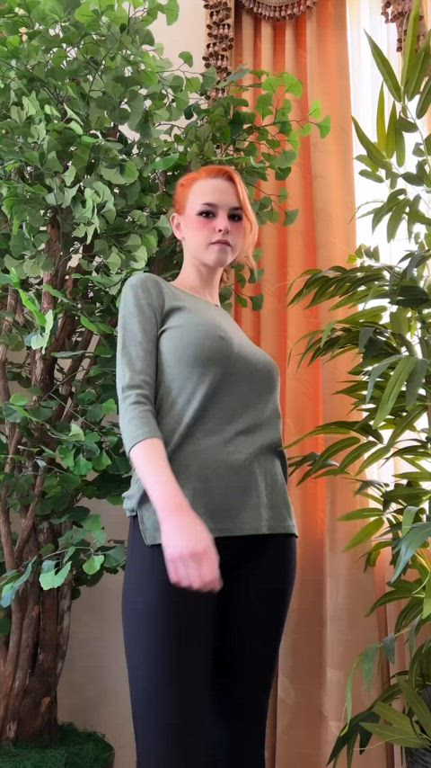 amateur braless jiggle jiggling pokies tiktok gif