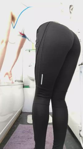 Amateur Arab Ass Cute Non-nude Teen Yoga Pants gif