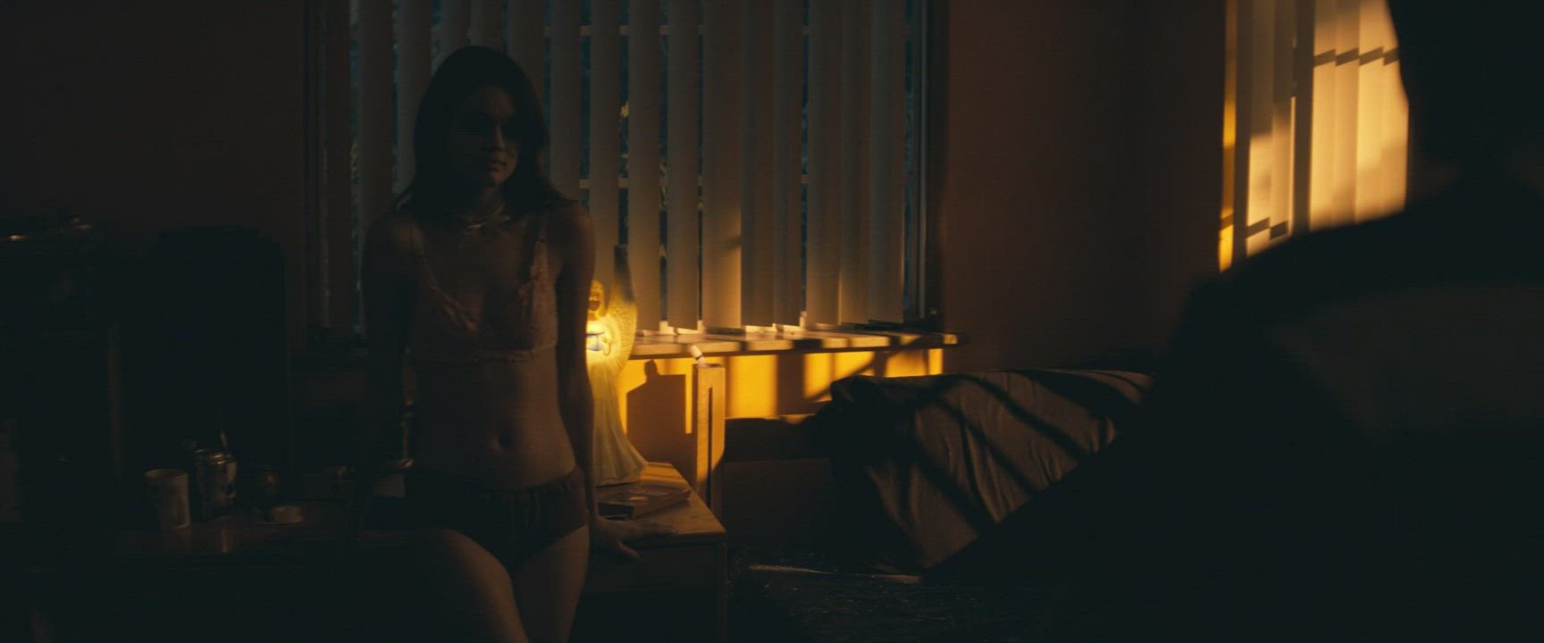 Lingerie in Cherry (2021)