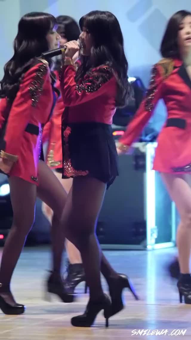 141030 Hyunyoung shake 2 (Tell me tell me)