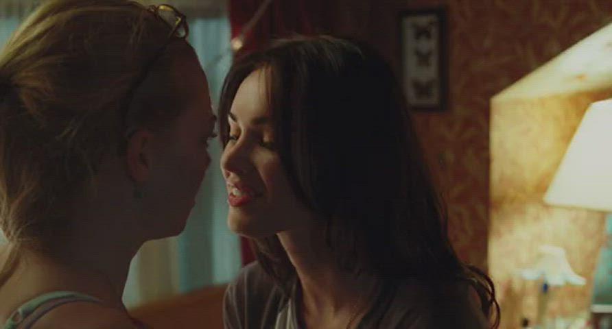 amanda seyfried lesbian megan fox gif