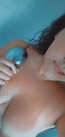 boobs portuguese shower gif