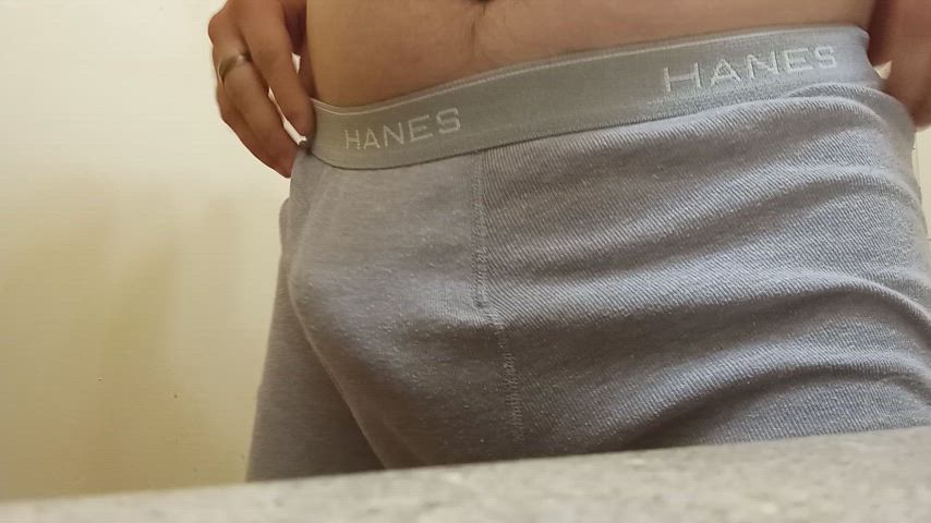 27 [M] It's hard to hide the bulge so I gotta tame it before heading out 😉