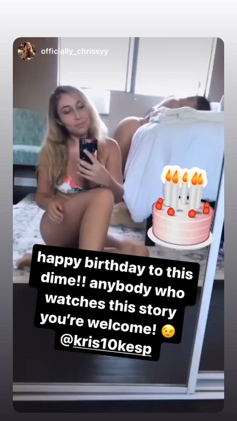 off her story, shaking her ass