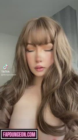 18 years old babe busty cute onlyfans teen tiktok gif